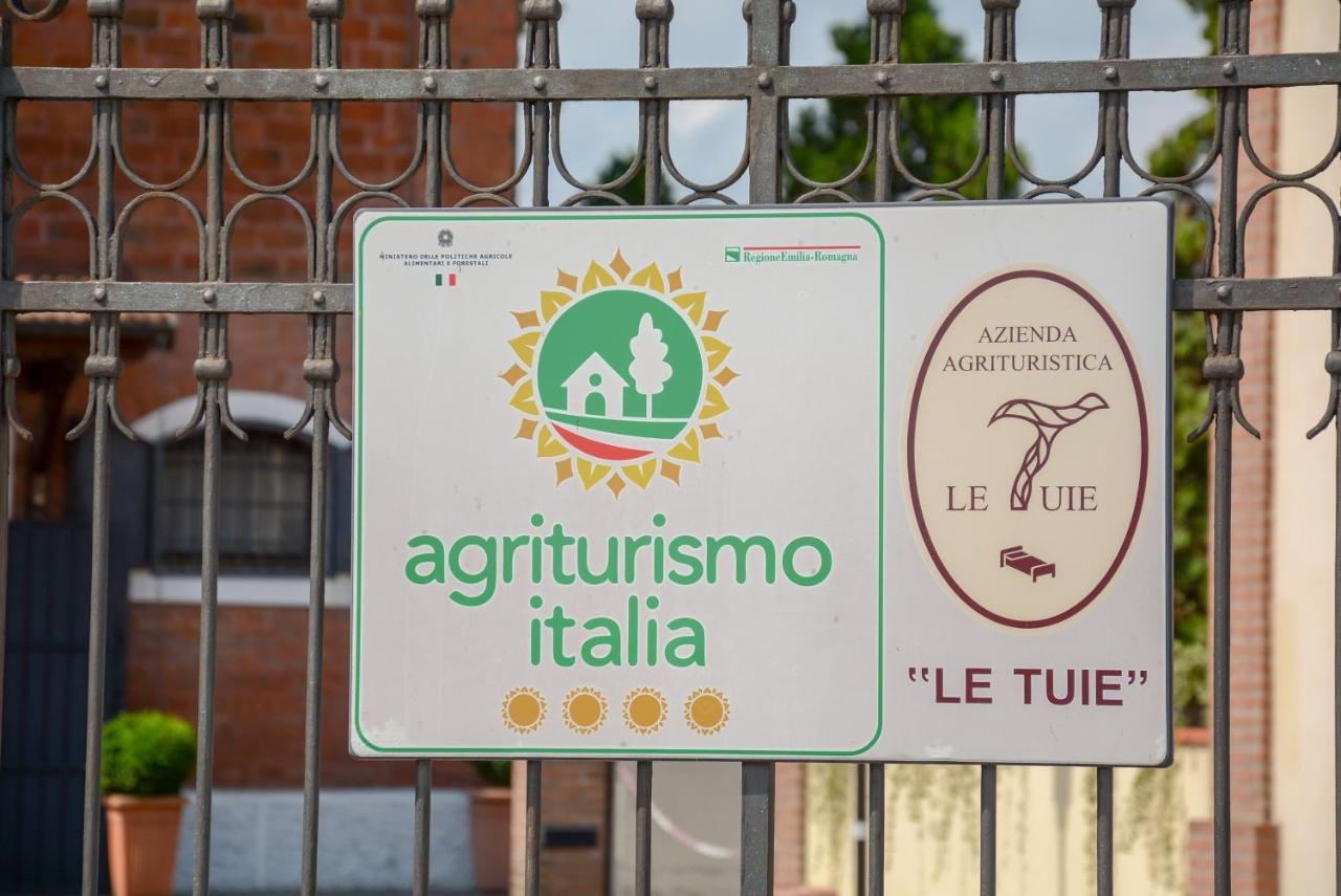 Le Tuie Villa Bologna Bagian luar foto